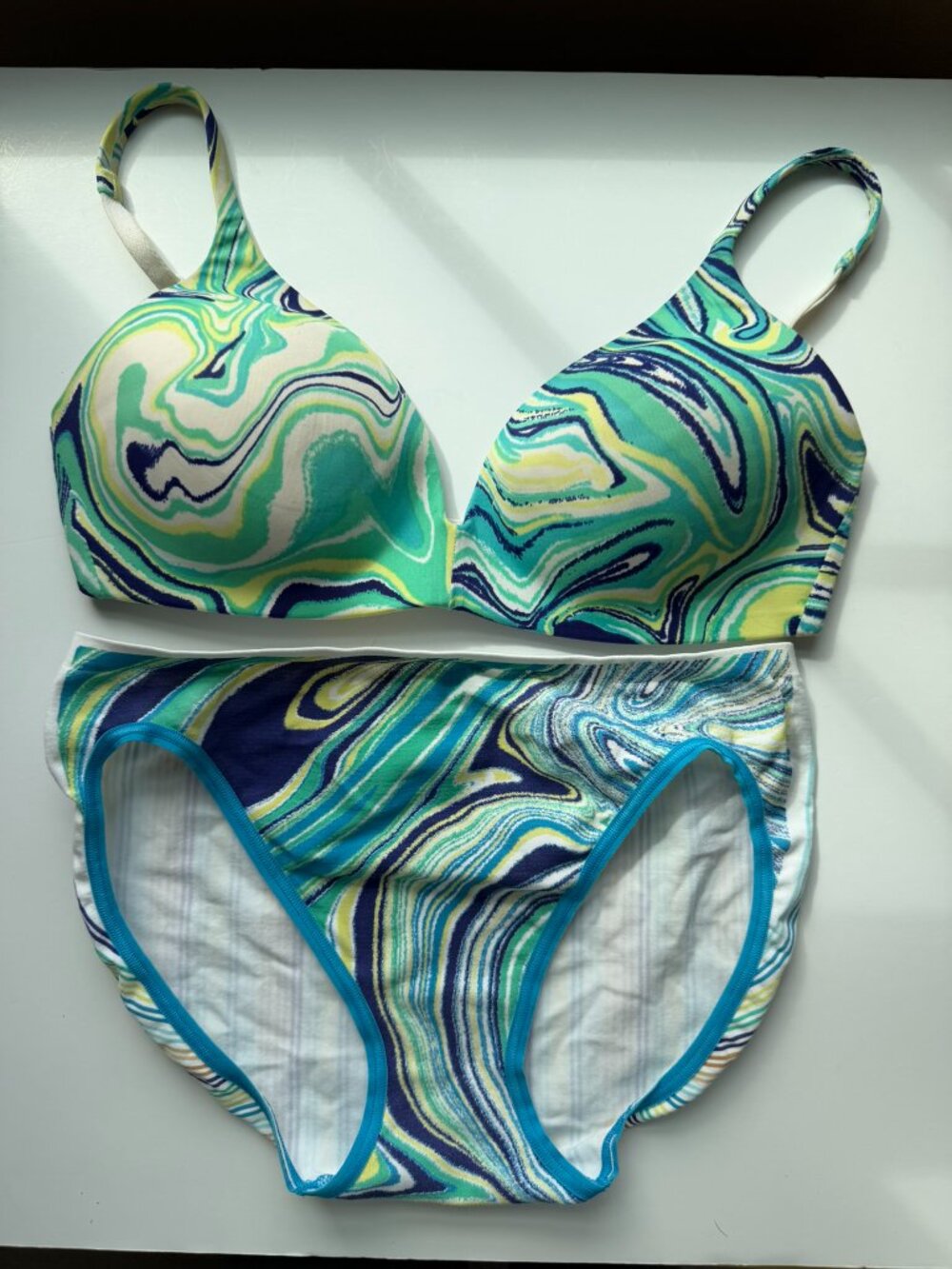 Victoria's Secret 34C Body by Victoria IPEX Wireless Matching Set with Panty - Picture 6 of 11